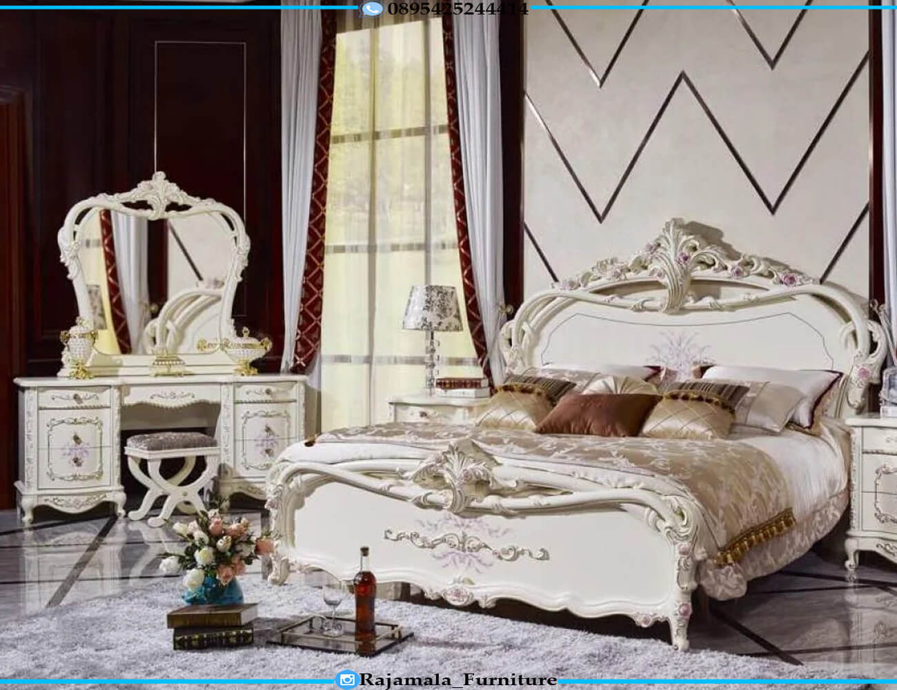 Set Tempat Tidur Mewah Wonderful Crowned Style RF-0219